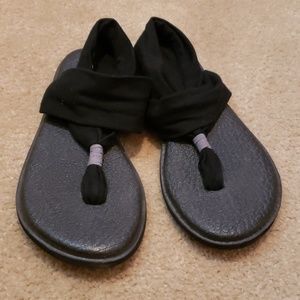 Sanuk black sandals